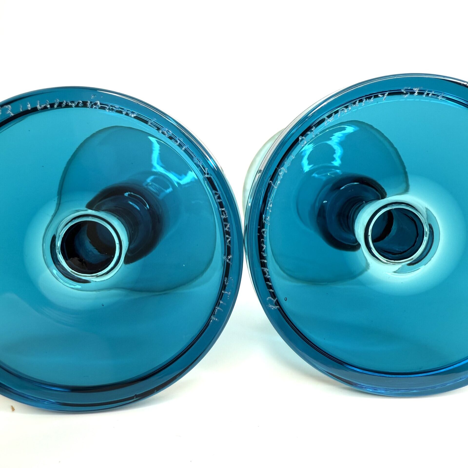 Nanny Still | Riihimäen Lasi | Harlekiini - pair of candlesticks | Signature - Image 2