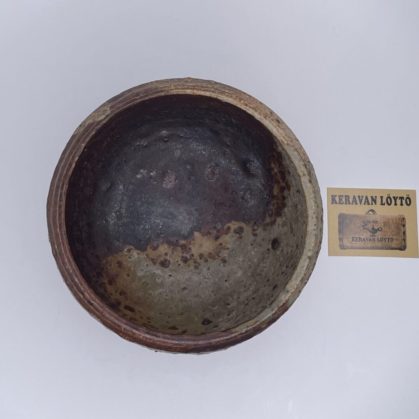 Annikki Hovisaari | Arabia | Art ceramics | Signature - Image 3