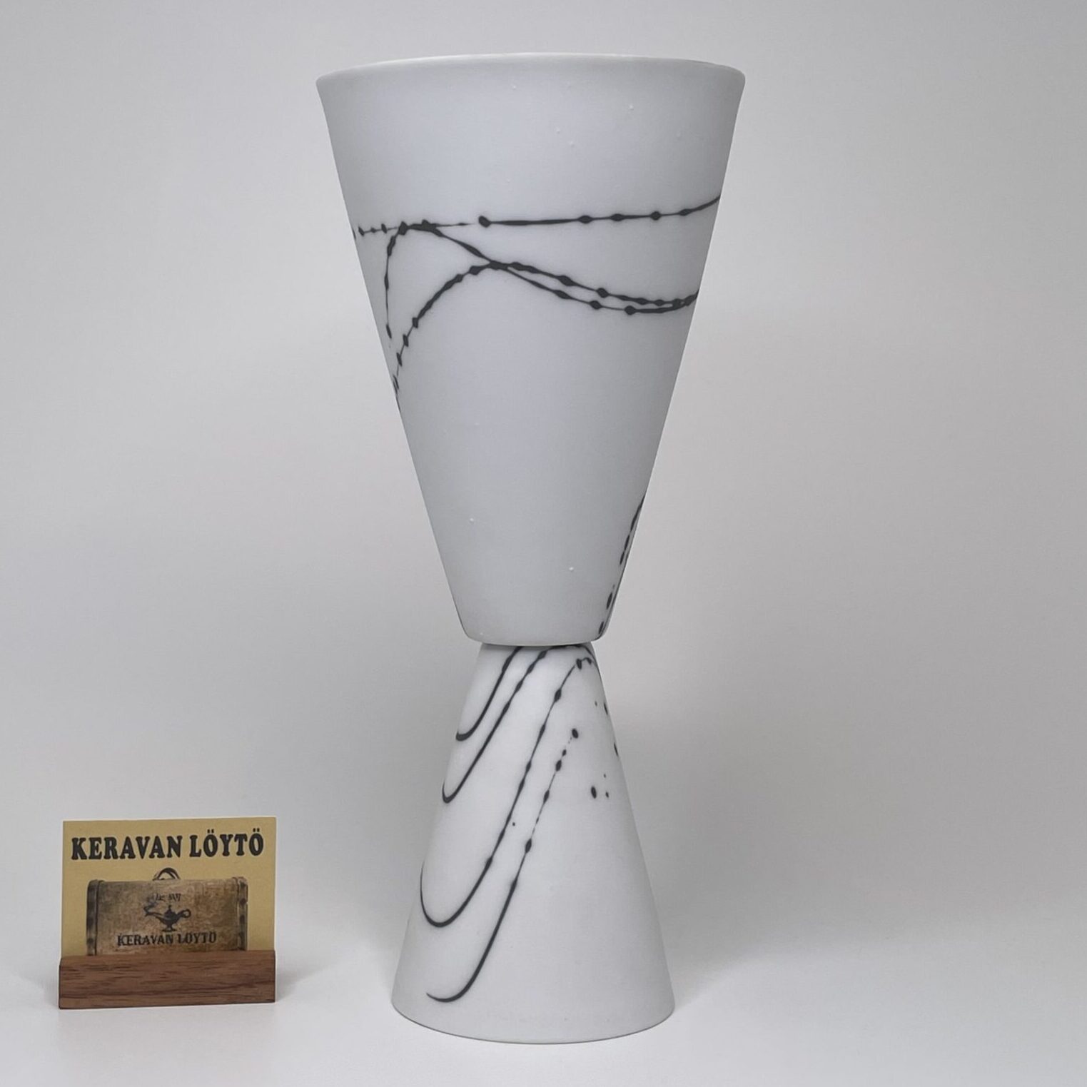 Inkeri Leivo | Arabia Pro Arte | Art ceramics | Signature