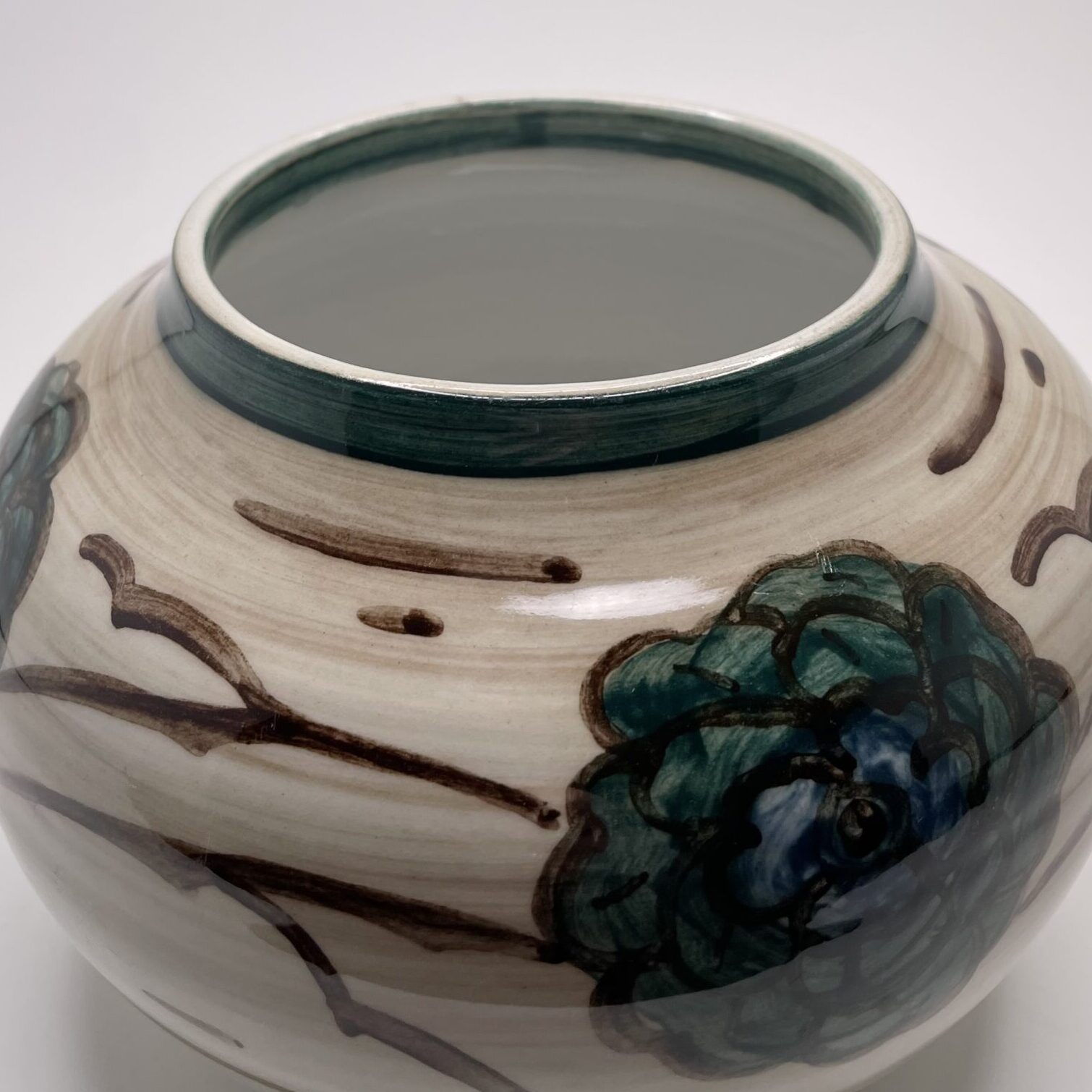 SOLD/MYYTY | Elin Juselius | Art ceramics with lid | Signature - Image 4