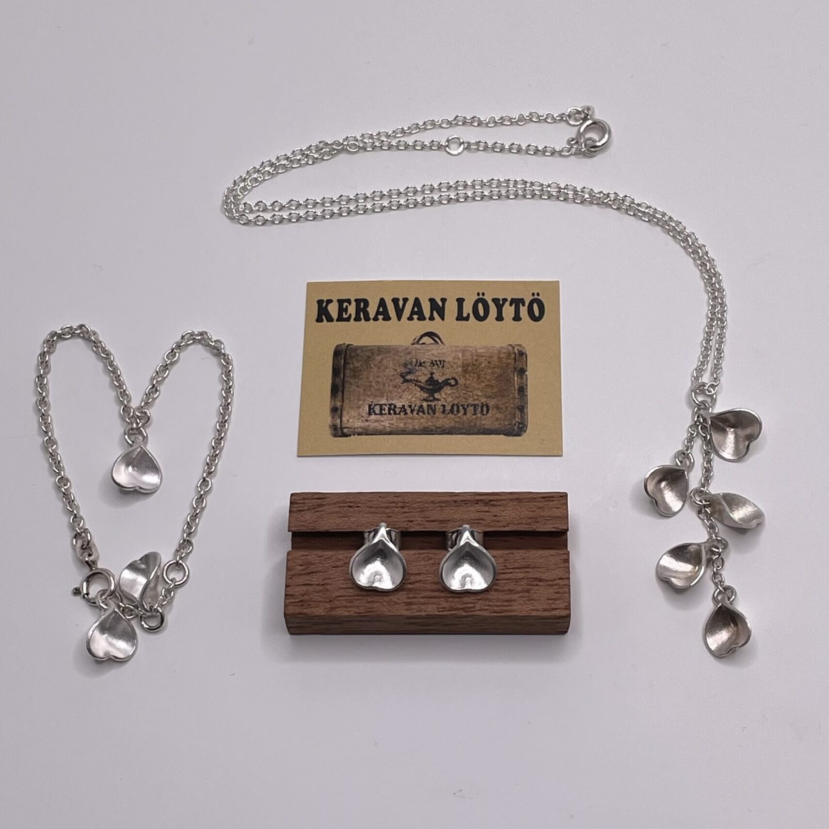 Vesa Nilsson | Kalevala Koru | Made in Helsinki Eira – silver 925 necklace, bracelet and earrings in an original box
