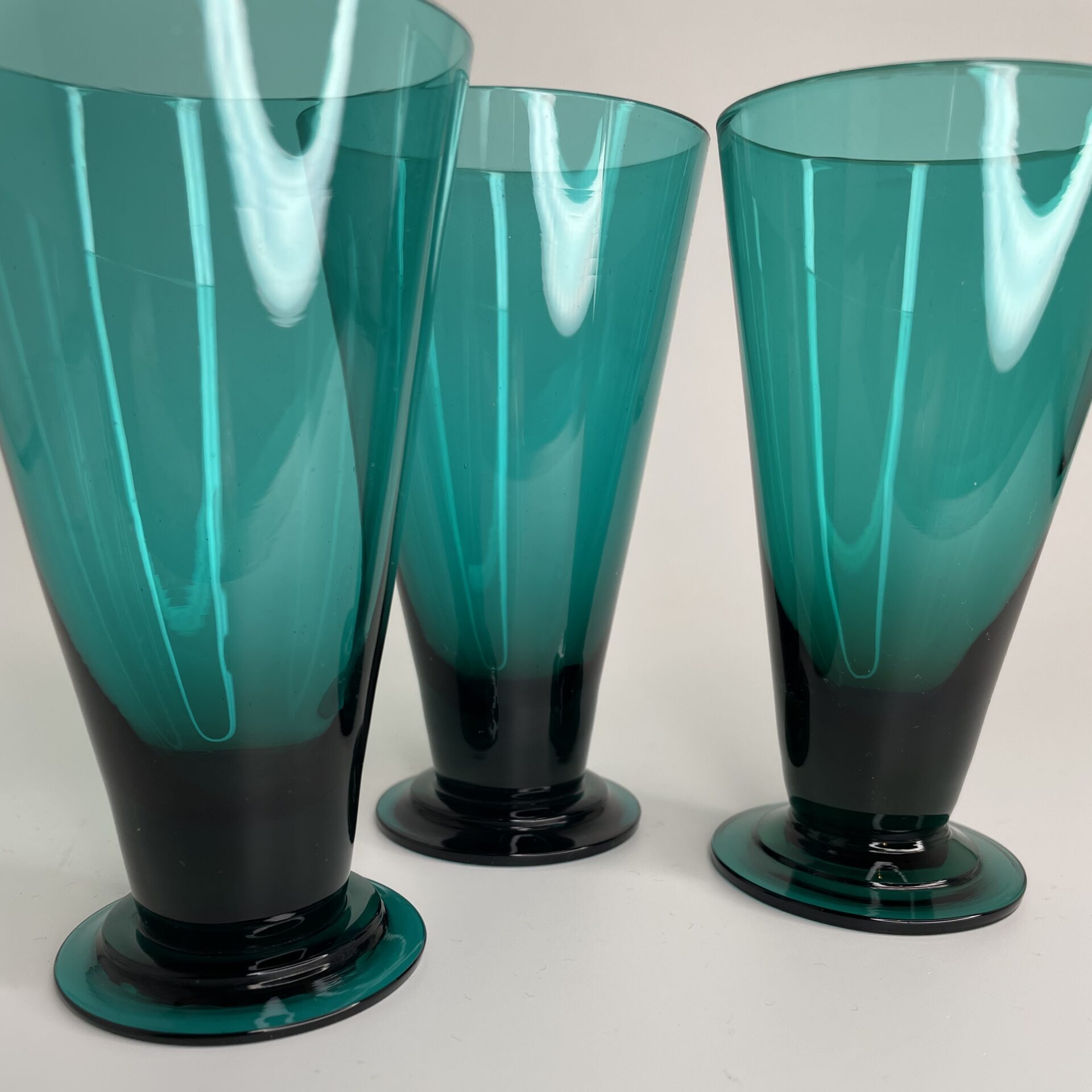 Nanny Still | Riihimäen Lasi | Pitcher and 6 goblets T/335 - Image 29