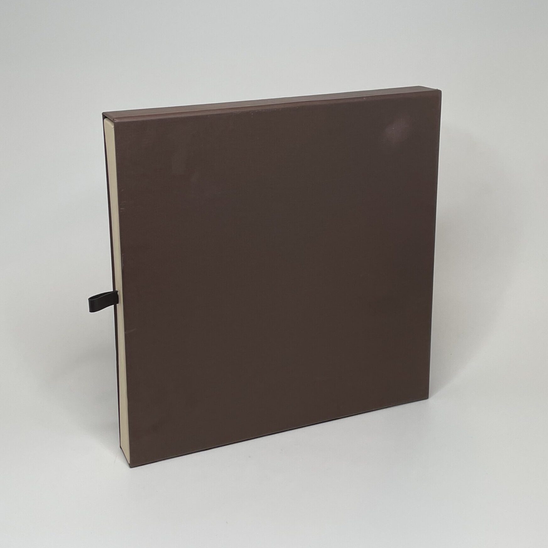 Louis Vuitton | Ailleurs collection | Promenade pre-owned cotton scarf in an original box - Image 7