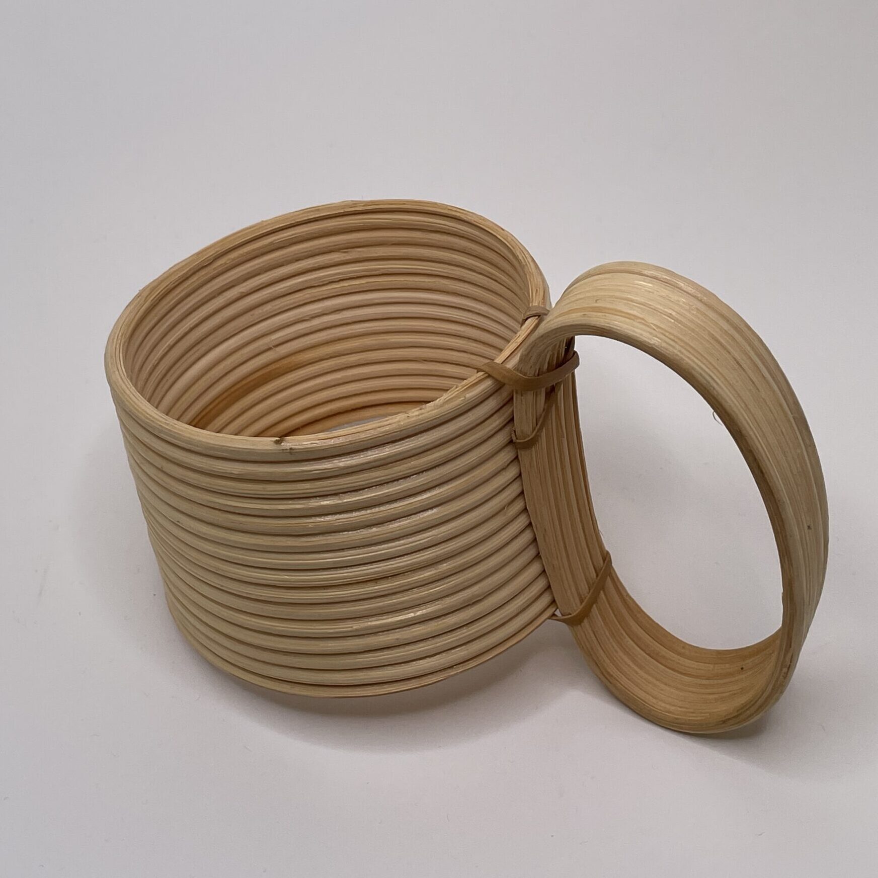 Kaj Franck | Nuutajärvi | Pitcher '1609' with rattan handle and 6 Kimara '2744' glasses - Image 12
