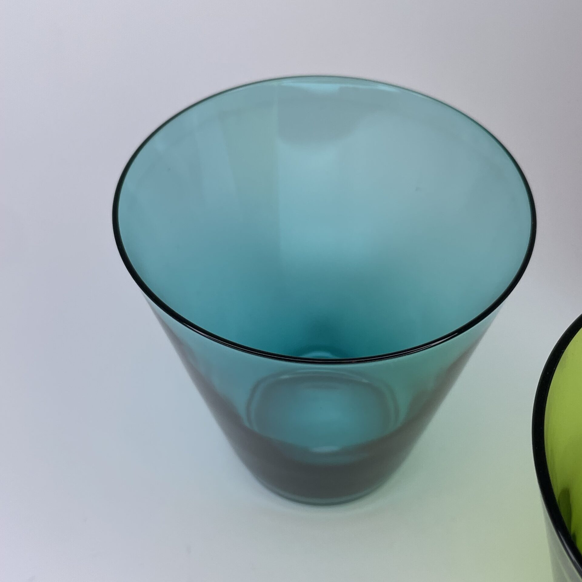 Kaj Franck | Nuutajärvi | Pitcher '1609' with rattan handle and 6 Kimara '2744' glasses - Image 28