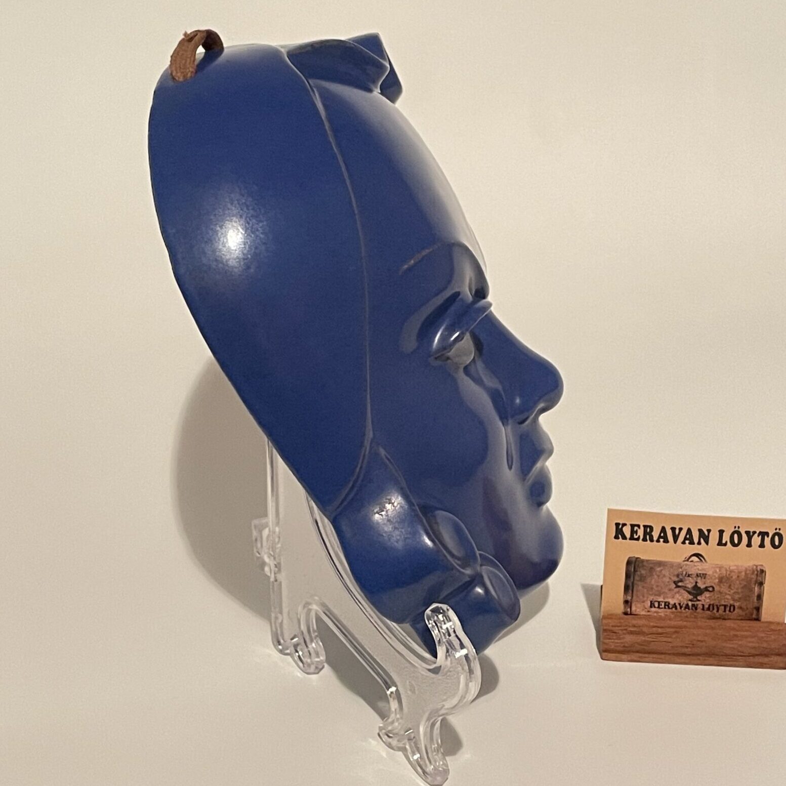 Kerttu Suvanto-Vaajakallio | Kupittaan Savi | Ceramic wall decorative mask - Image 2