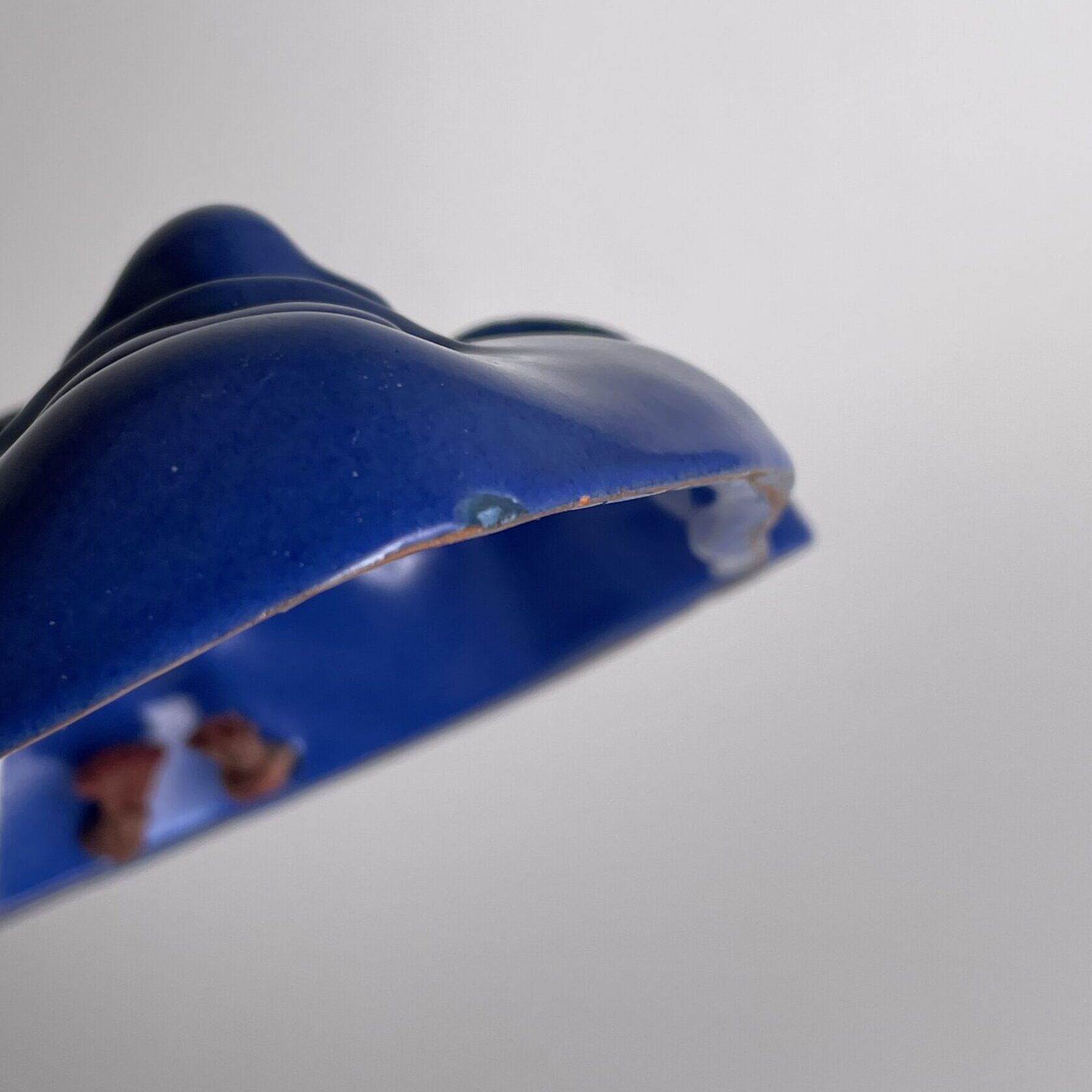 Kerttu Suvanto-Vaajakallio | Kupittaan Savi | Ceramic wall decorative mask - Image 10