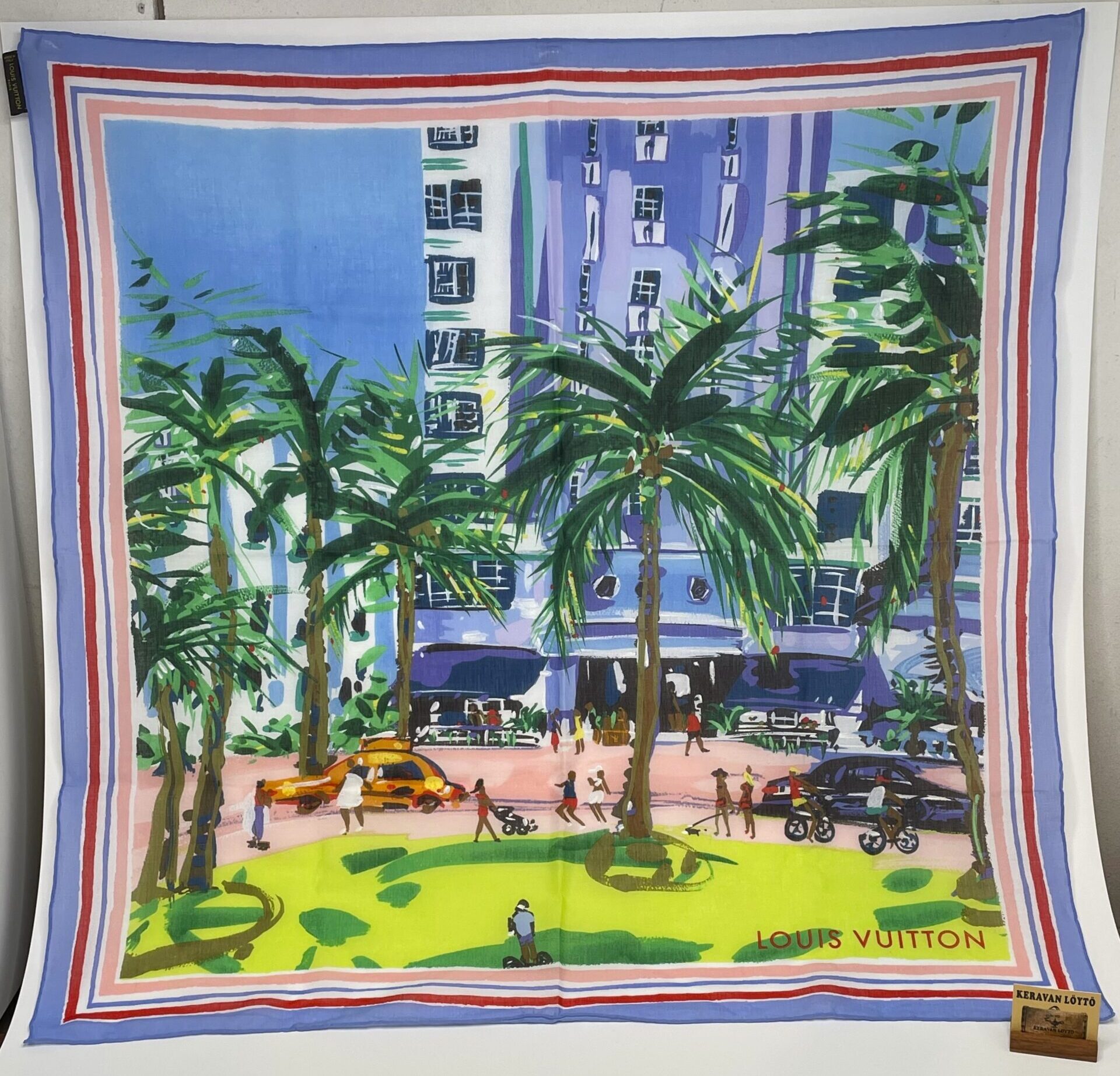 Louis Vuitton | Ailleurs collection | Promenade pre-owned cotton scarf in an original box - Image 2
