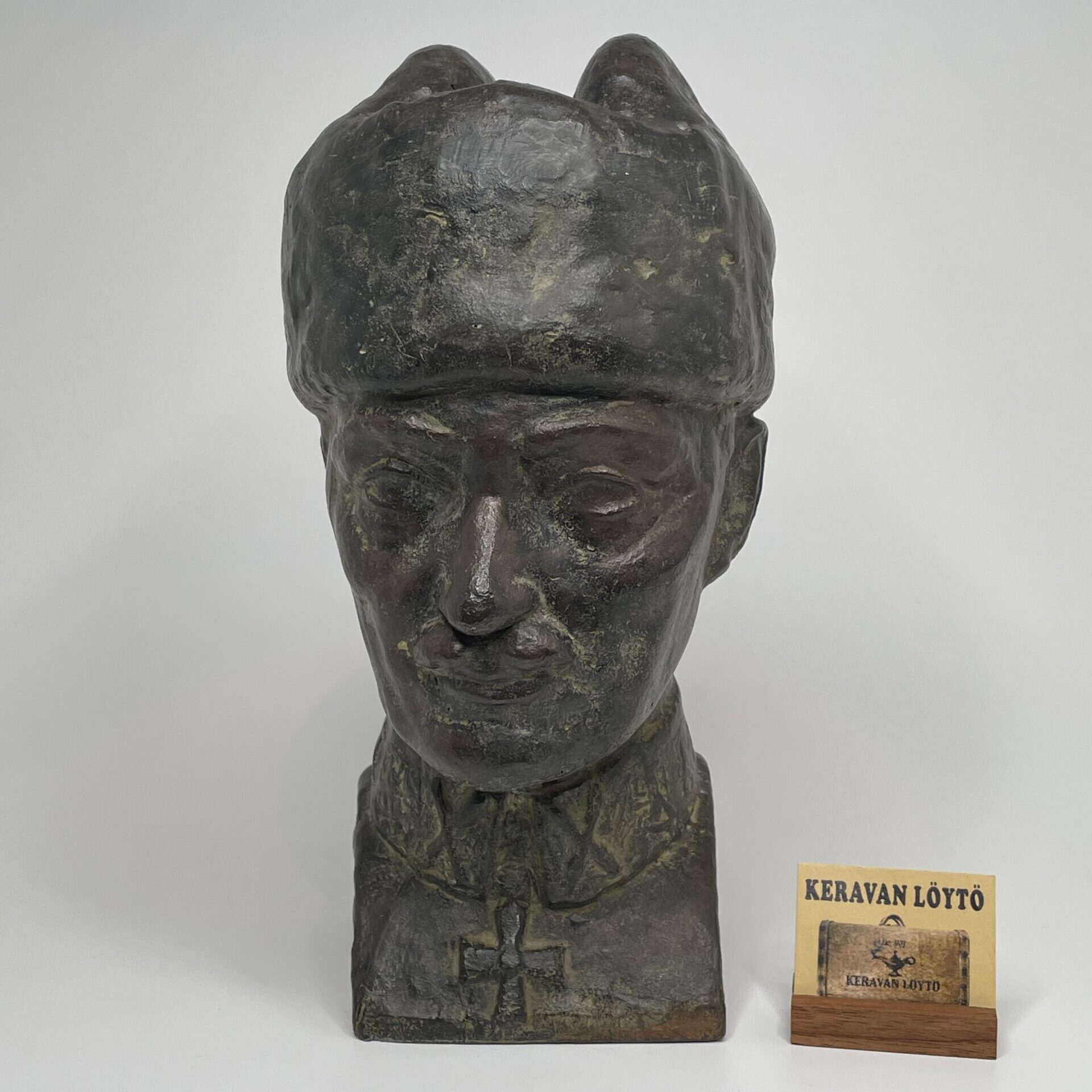 Eino Räsänen | Mannerheim - metal statue | Signature -54