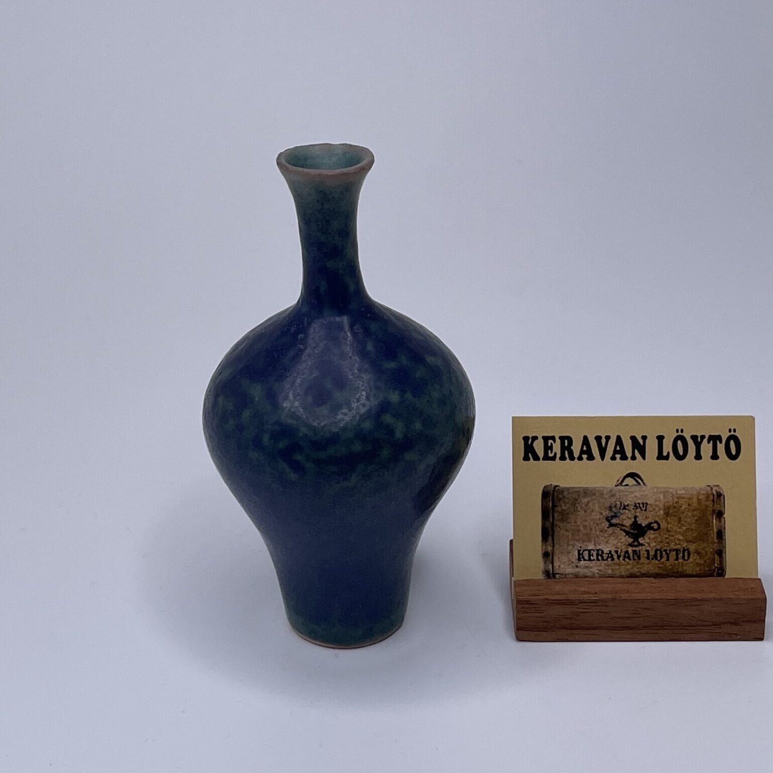 Annikki Hovisaari | Arabia | Art ceramics bowl and pot | Signature - Image 8