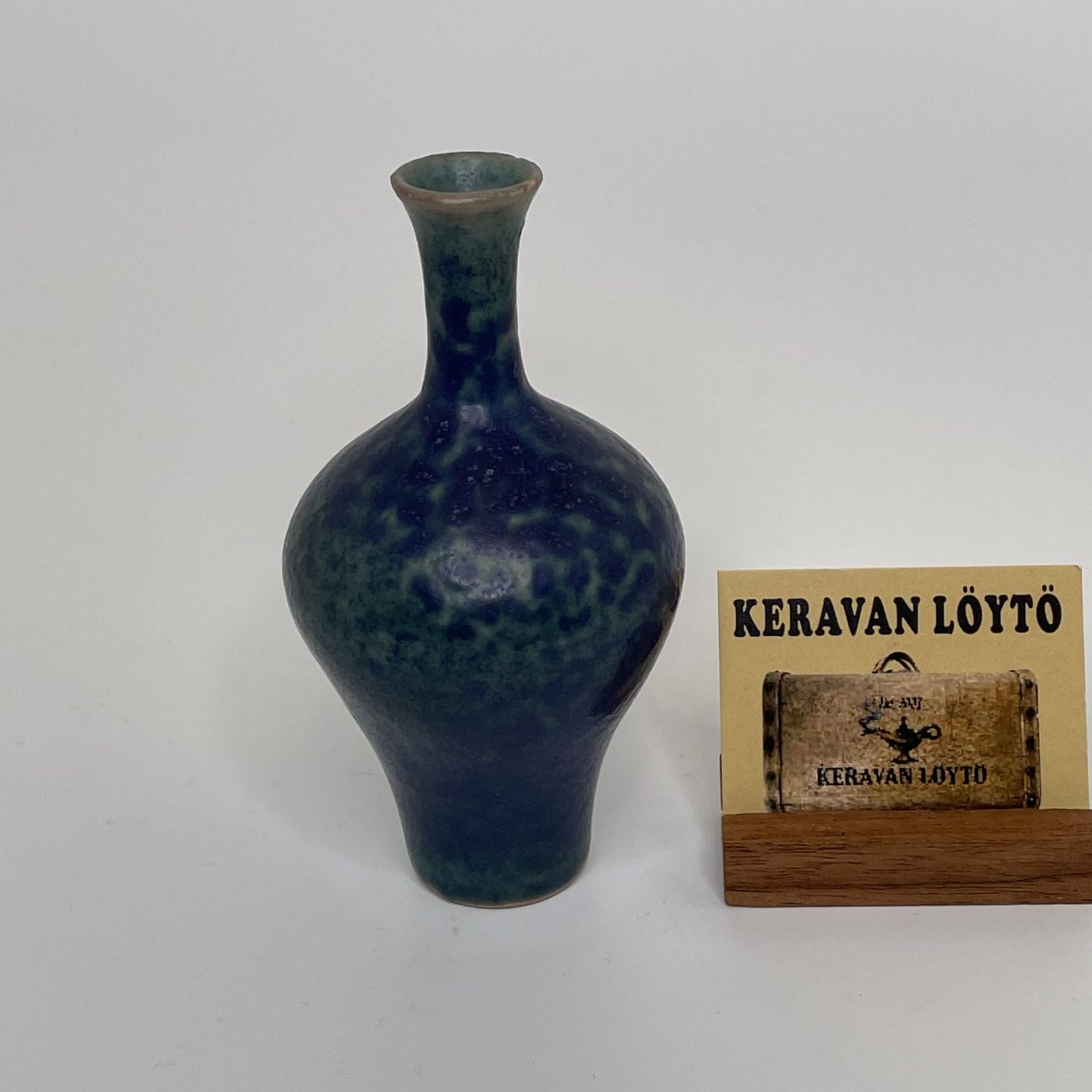 Annikki Hovisaari | Arabia | Art ceramics bowl and pot | Signature - Image 9