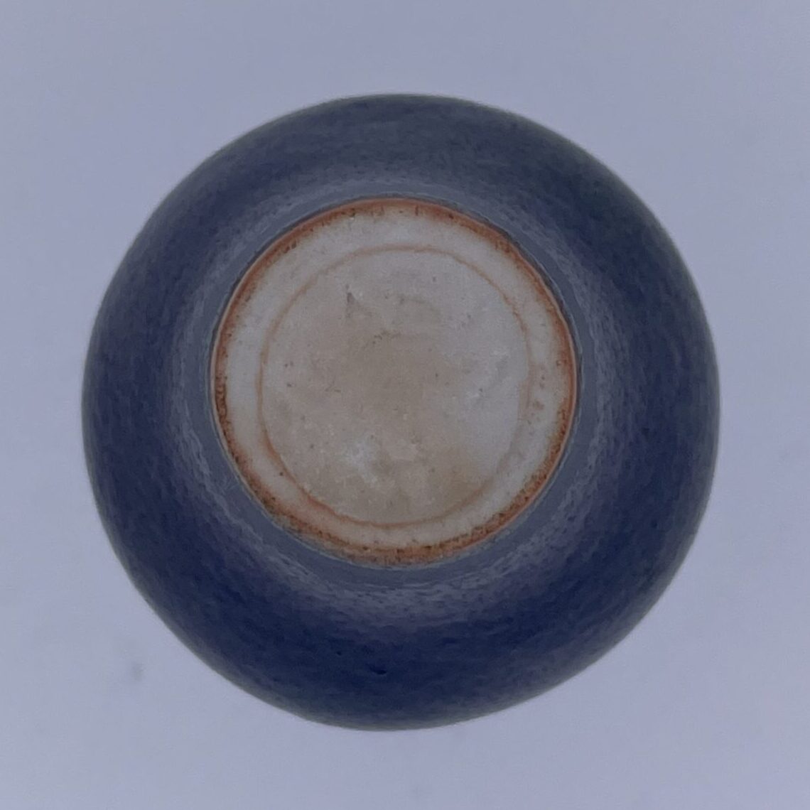 Annikki Hovisaari | Arabia | Art ceramics bowl and pot | Signature - Image 11