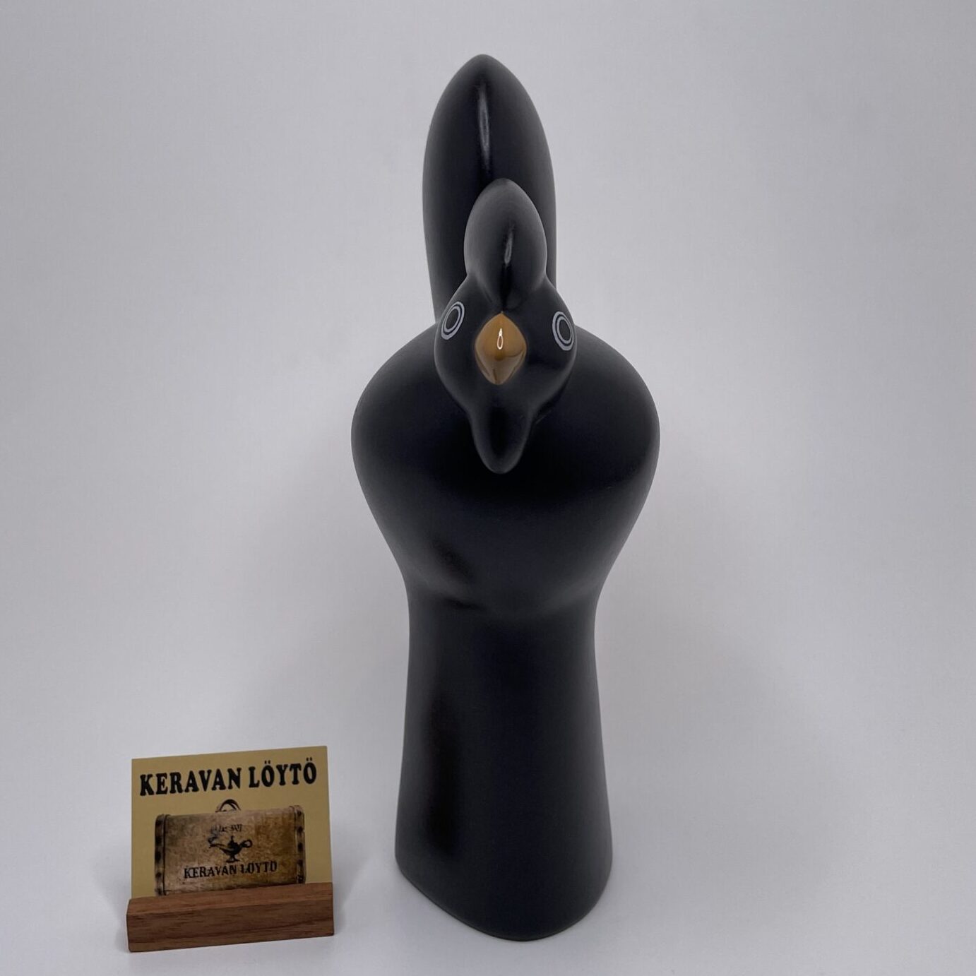 Howard Smith | Arabia | Tom Cock - art ceramics figurine | Signature - Image 3