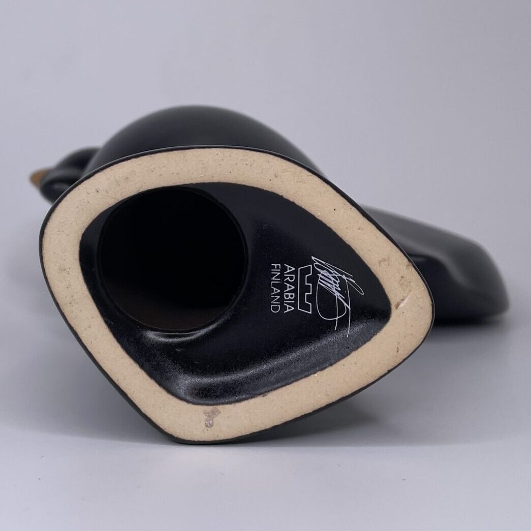 Howard Smith | Arabia | Tom Cock - art ceramics figurine | Signature - Image 6