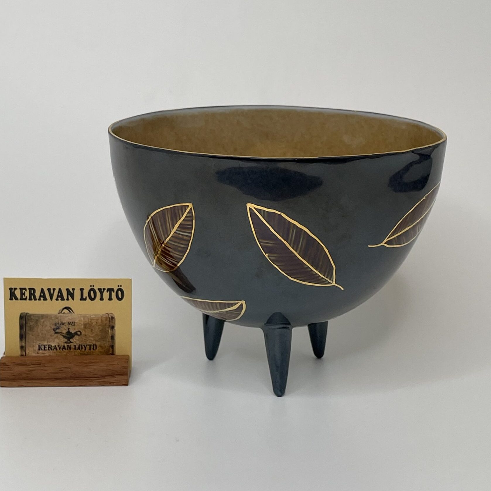 Inkeri Leivo | Arabia Pro Arte | Footed art ceramic bowl in an original box | Signature 12/-94