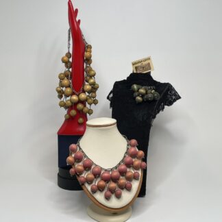 Kaija Aarikka | Aarikka | 1960s vintage jewelry; 2 Hilirimpsis necklaces and a Rypäle brooch