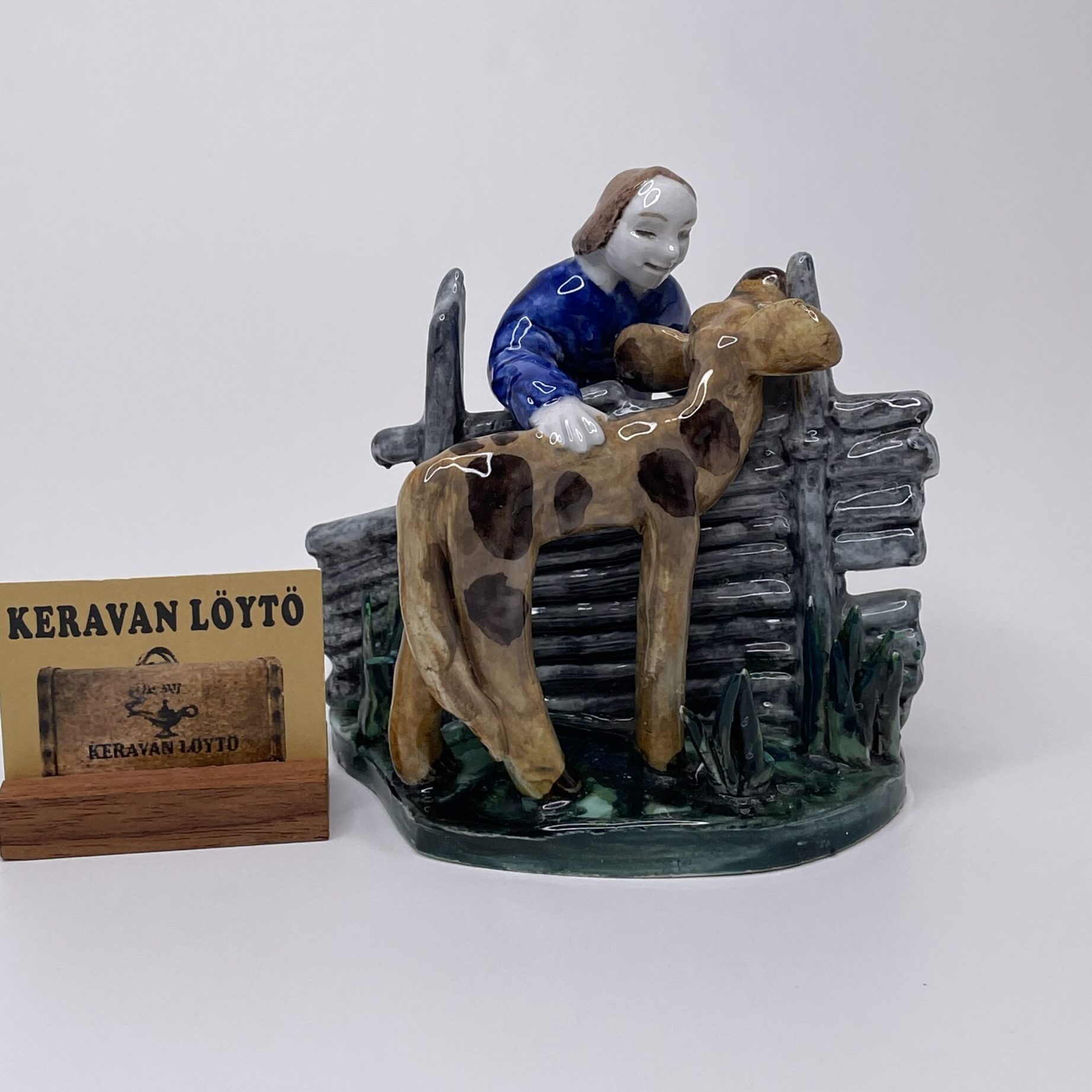 Aune Siimes | Arabia | Small art ceramic figurine | Signature - Image 2