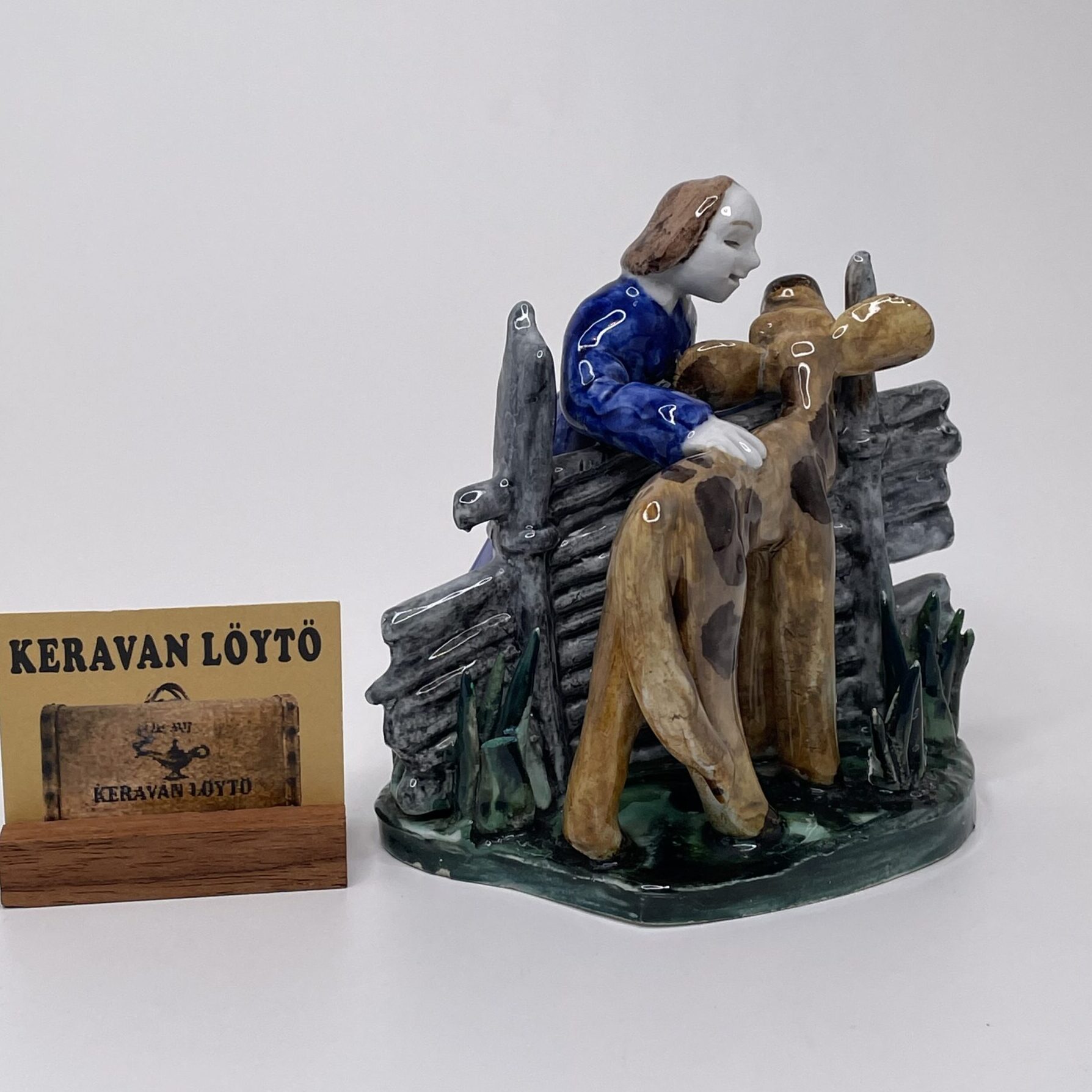 Aune Siimes | Arabia | Small art ceramic figurine | Signature - Image 3