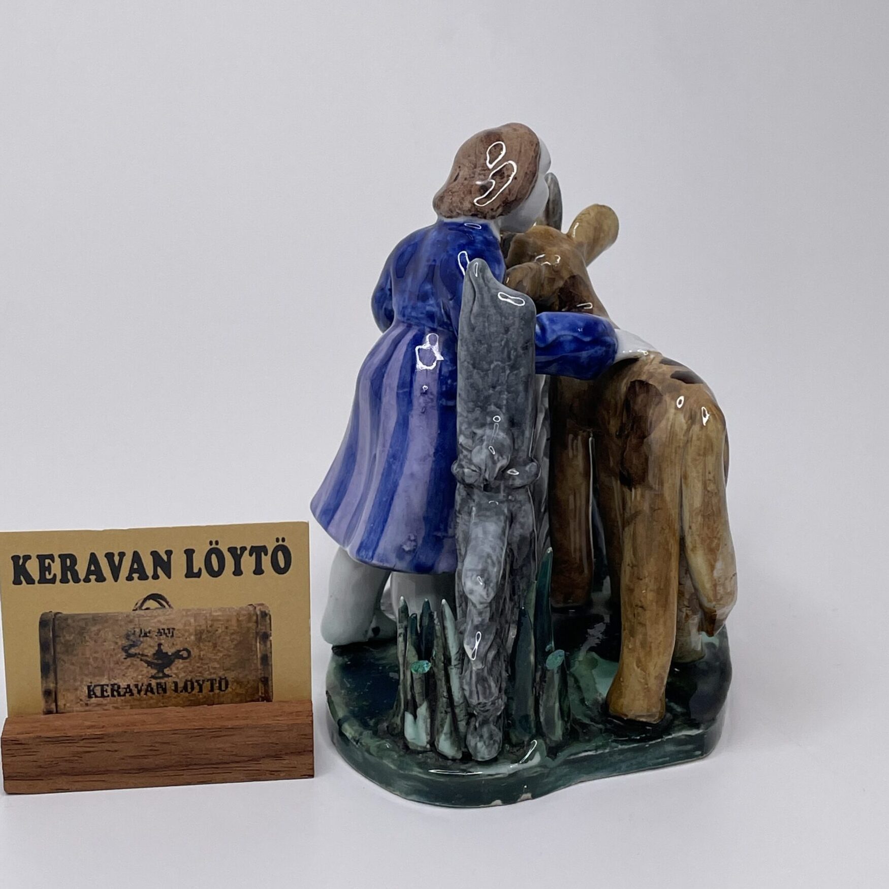 Aune Siimes | Arabia | Small art ceramic figurine | Signature - Image 4