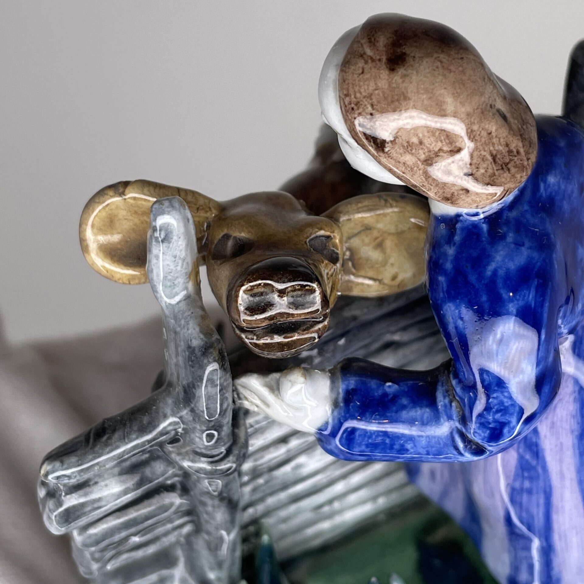 Aune Siimes | Arabia | Small art ceramic figurine | Signature - Image 9