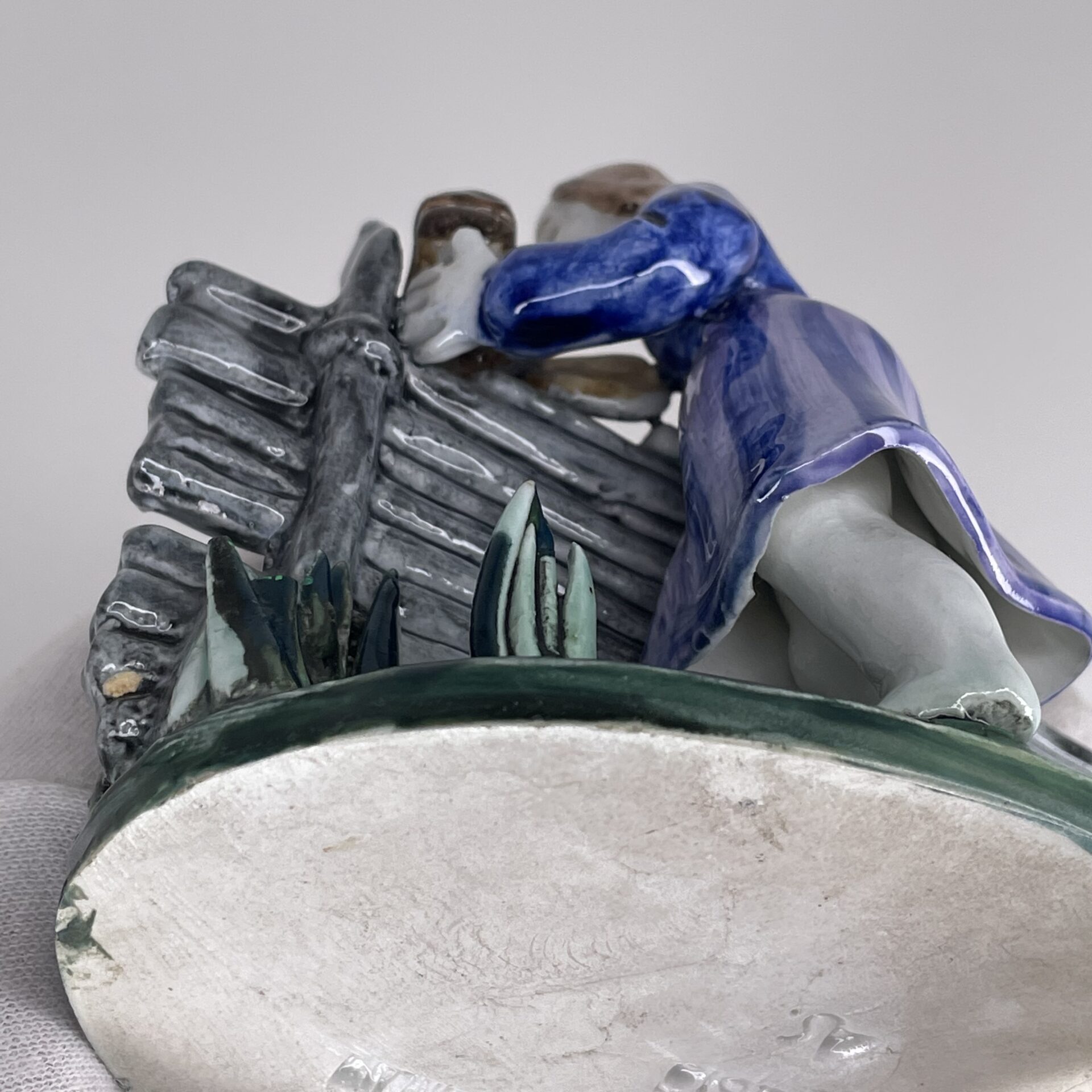 Aune Siimes | Arabia | Small art ceramic figurine | Signature - Image 13