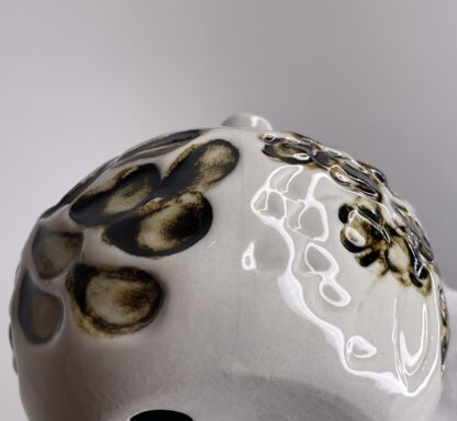 Gunvor Olin-Grönqvist | Arabia | Art ceramics apple | Signature