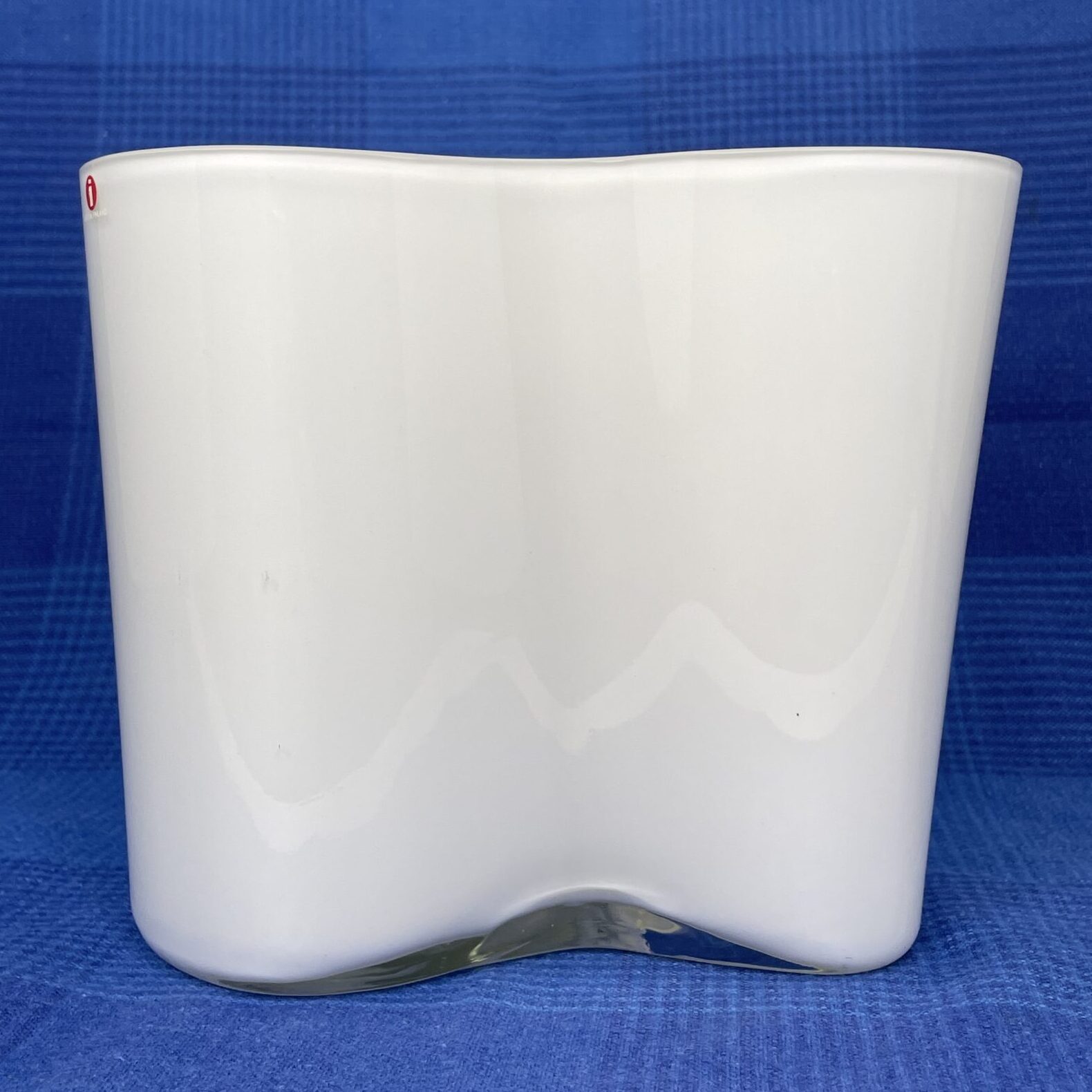 Alvar Aalto | Iittala | Aalto Vase 3030 | Opal | Signature - Image 5