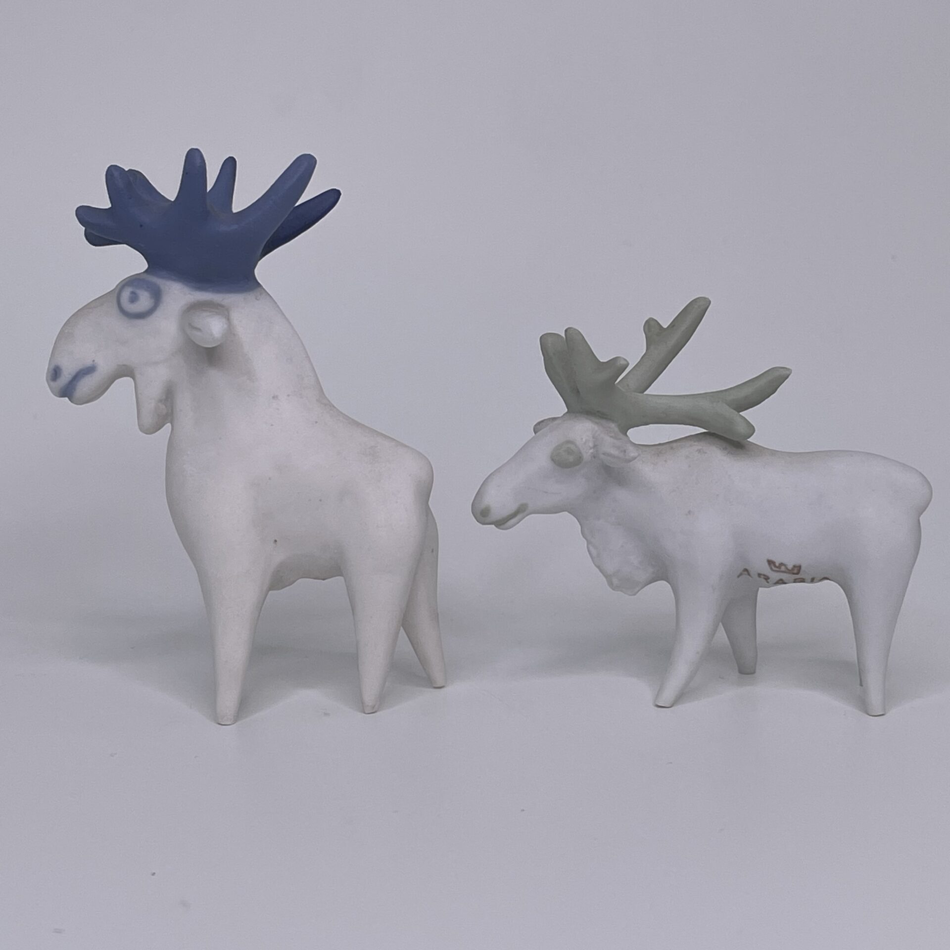 Anja Juurikkala | Arabia | 1950s 2 small art ceramic deer figurines - Image 3