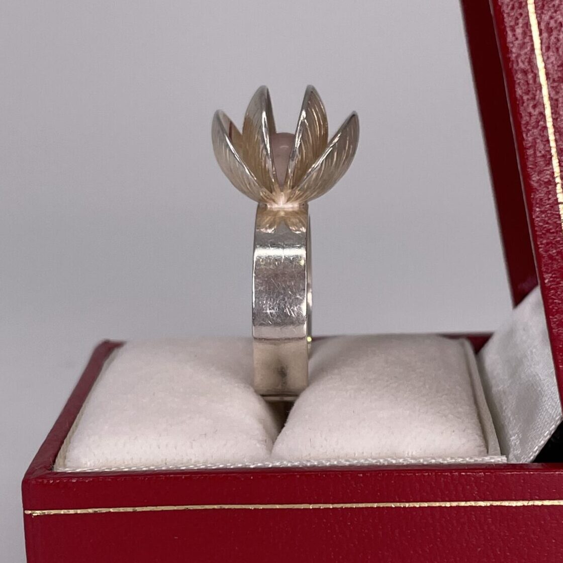 Elis Kauppi | Kupittaan Kulta | Silver 925 ring with a natural stone pearl inside - Image 4