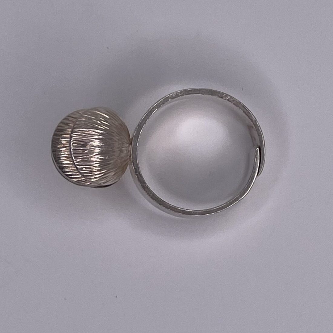 Elis Kauppi | Kupittaan Kulta | Silver 925 ring with a natural stone pearl inside - Image 6