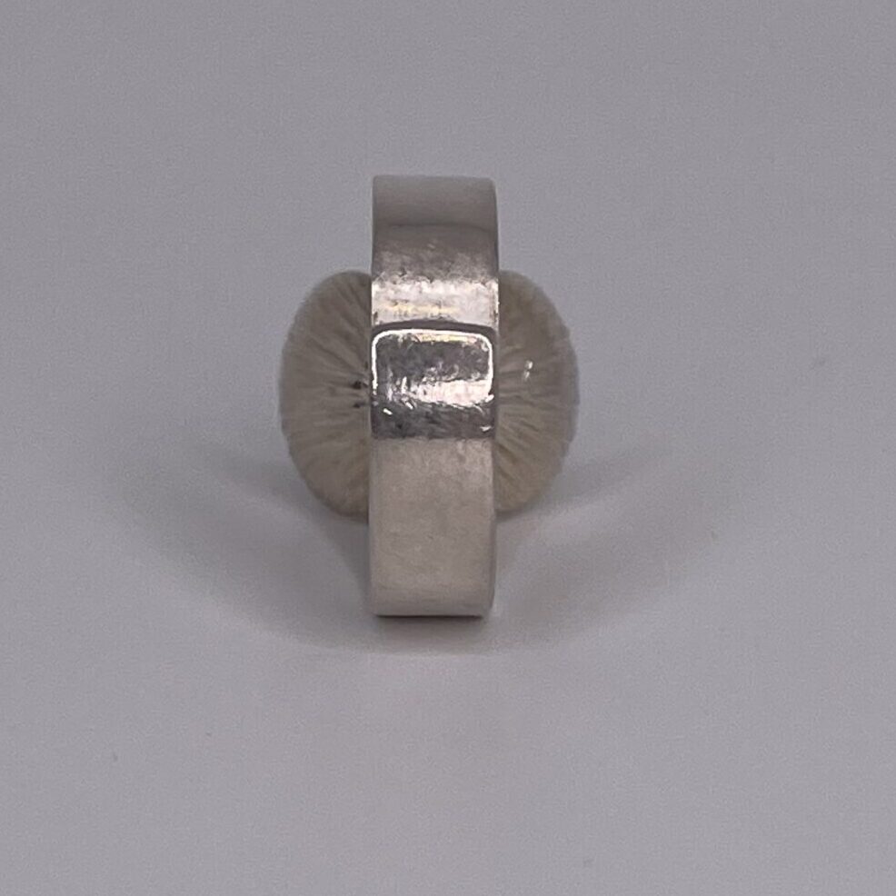 Elis Kauppi | Kupittaan Kulta | Silver 925 ring with a natural stone pearl inside - Image 7