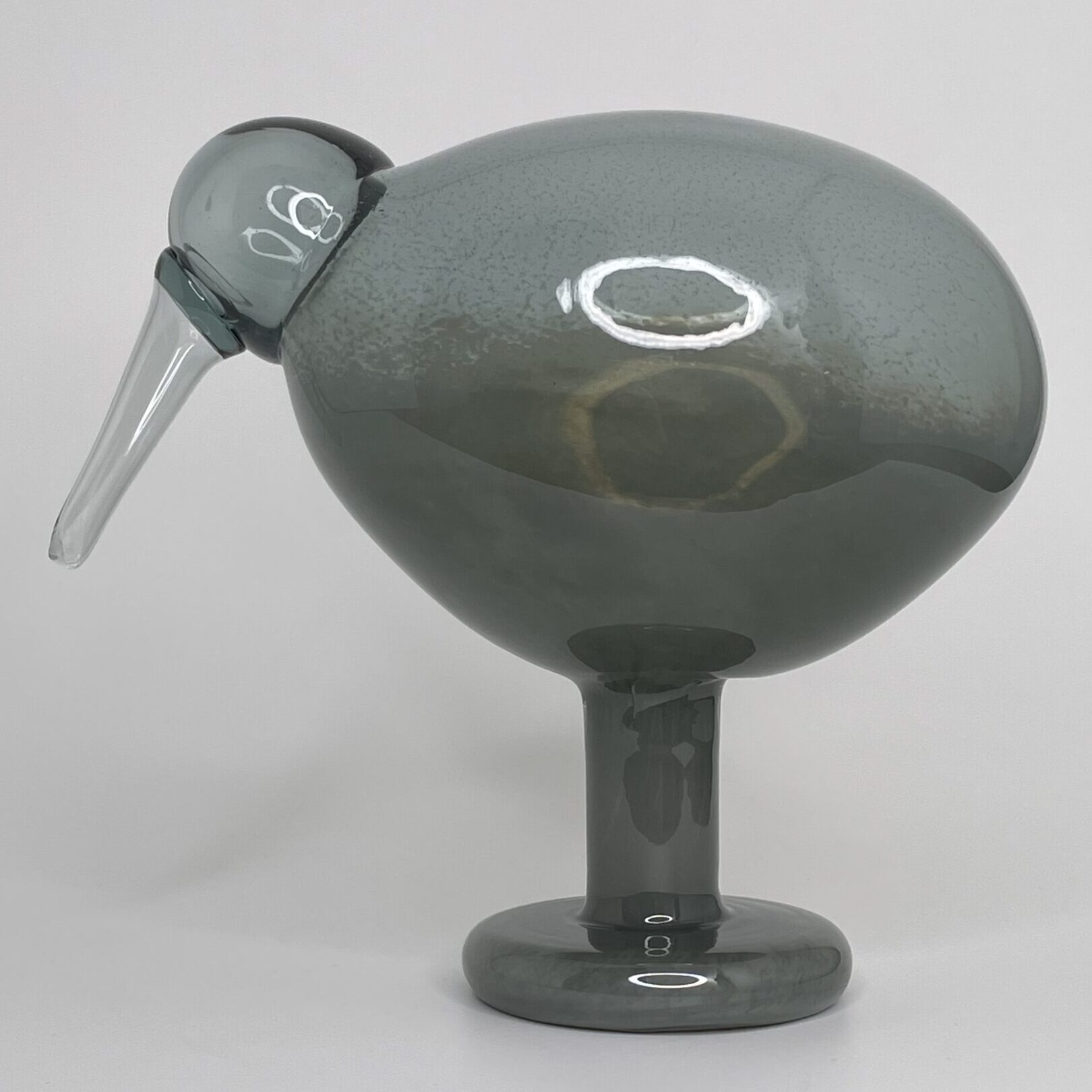 Oiva Toikka | Nuutajärvi | Kalliokiwi - glass bird | Signature | Numbered 1002/5000 - Image 5