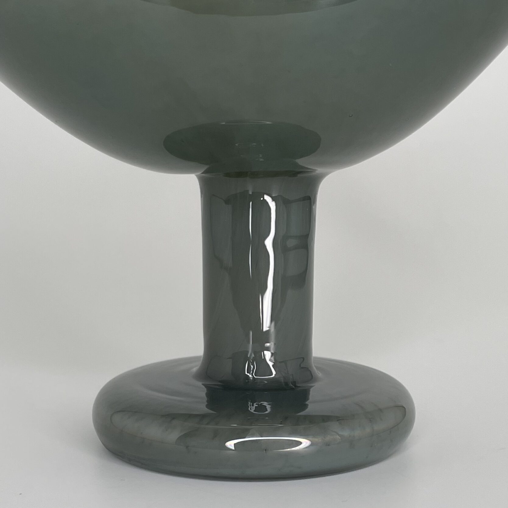 Oiva Toikka | Nuutajärvi | Kalliokiwi - glass bird | Signature | Numbered 1002/5000 - Image 11