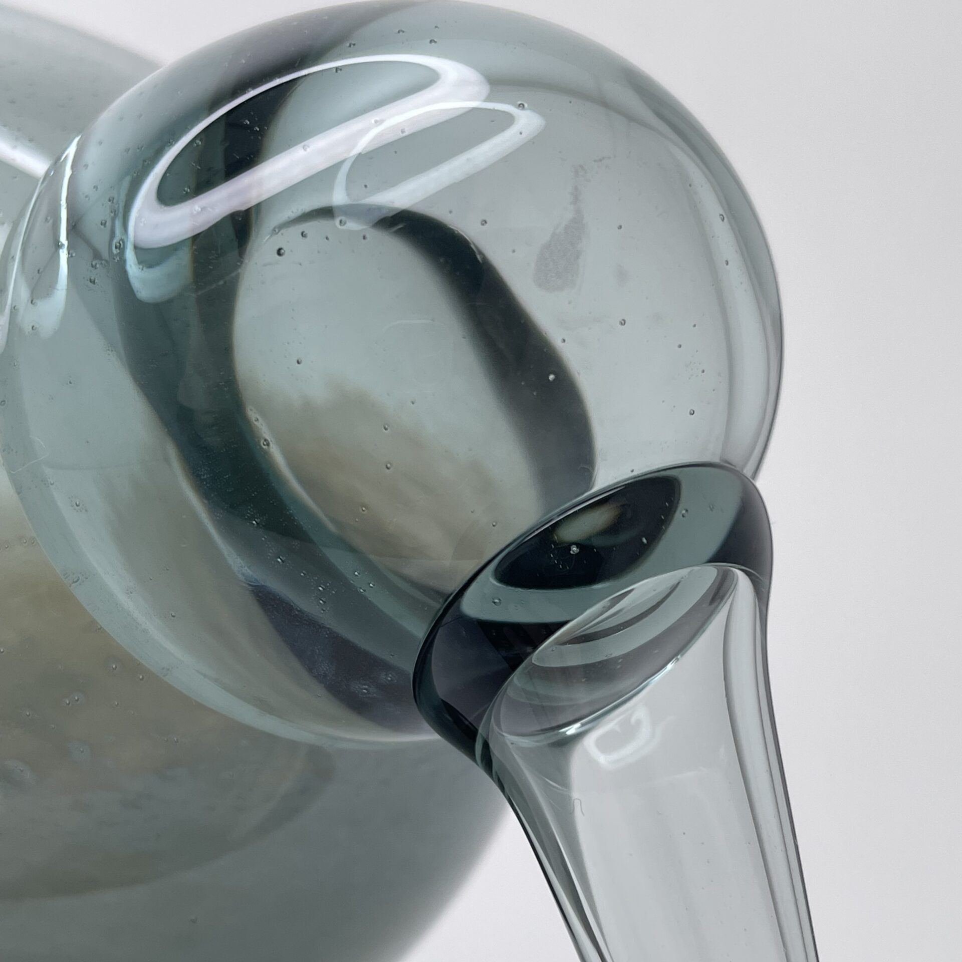 Oiva Toikka | Nuutajärvi | Kalliokiwi - glass bird | Signature | Numbered 1002/5000 - Image 14