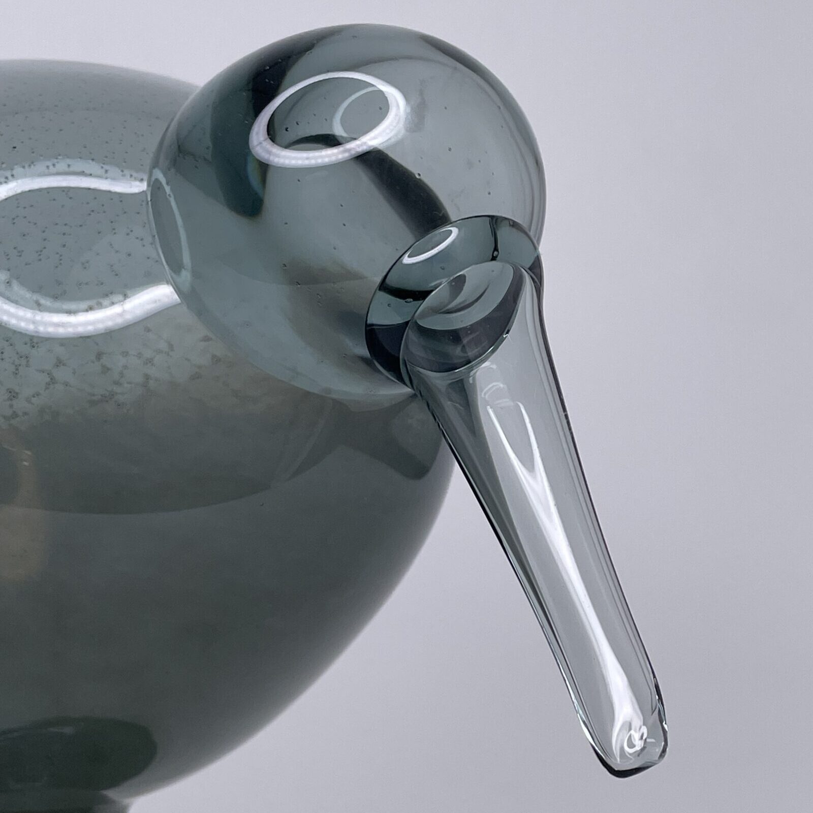 Oiva Toikka | Nuutajärvi | Kalliokiwi - glass bird | Signature | Numbered 1002/5000 - Image 13