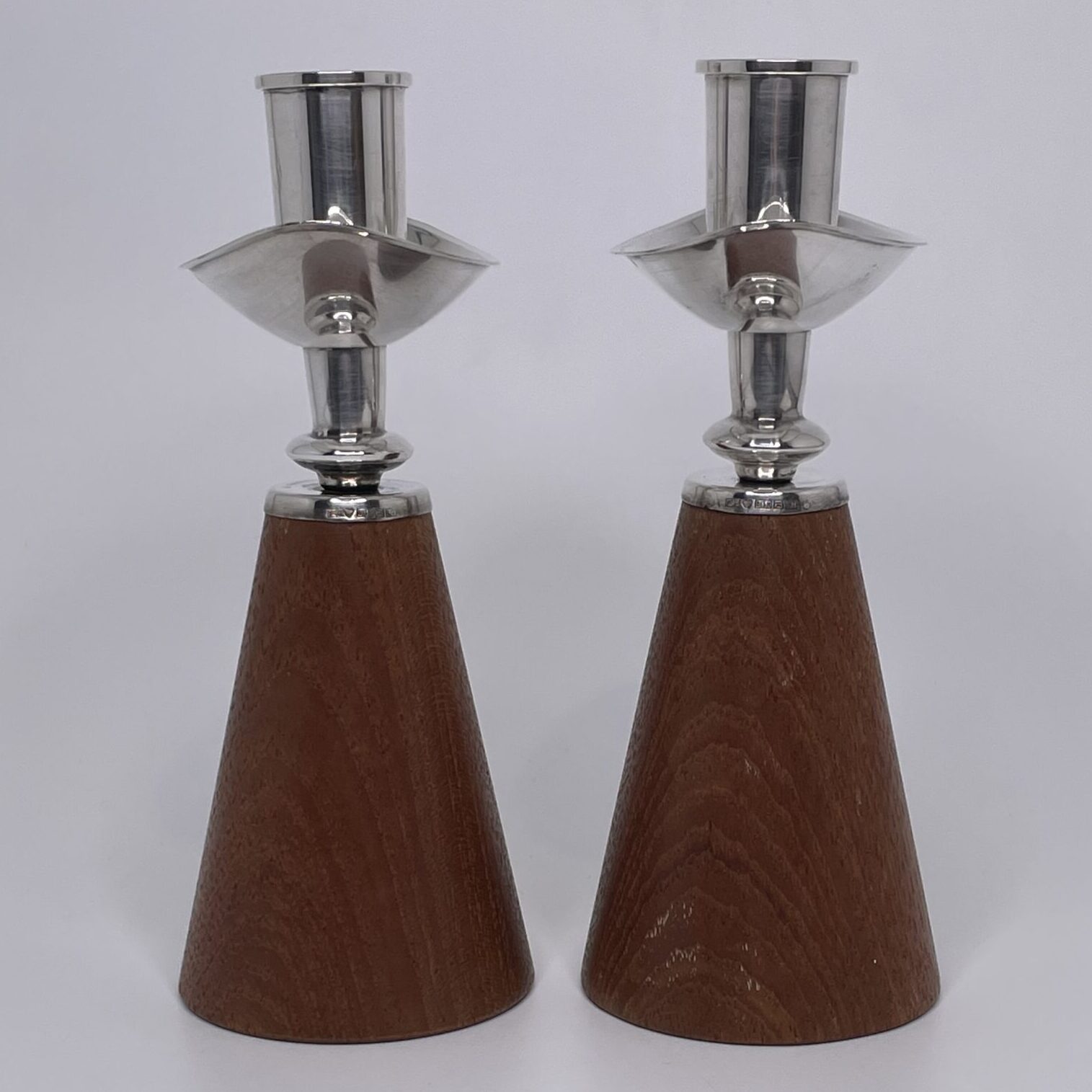 Anna-Greta Eker | Auran Kultaseppä Oy | Pair of silver 813H candlesticks with hardwood base | Signature - Image 2