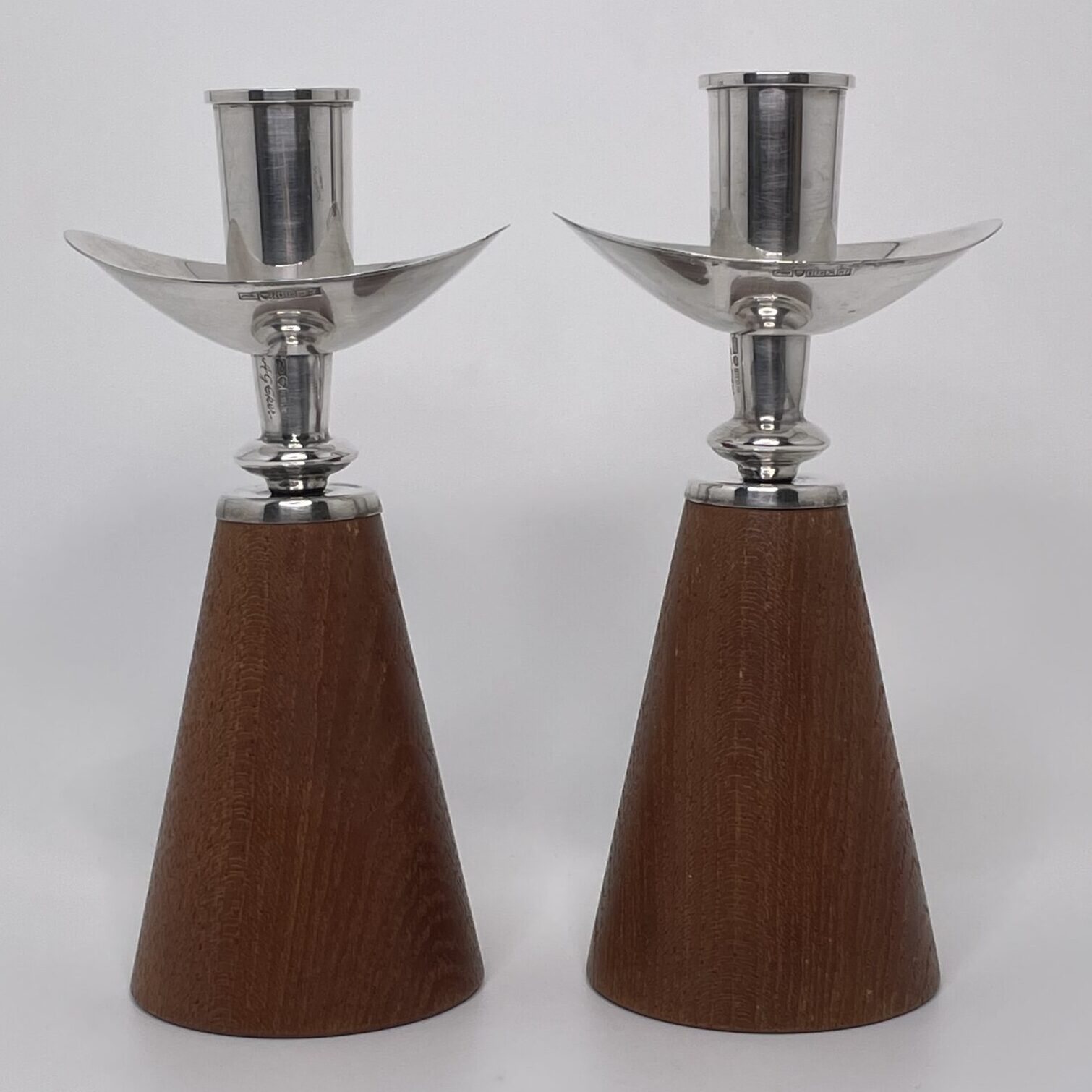 Anna-Greta Eker | Auran Kultaseppä Oy | Pair of silver 813H candlesticks with hardwood base | Signature - Image 3