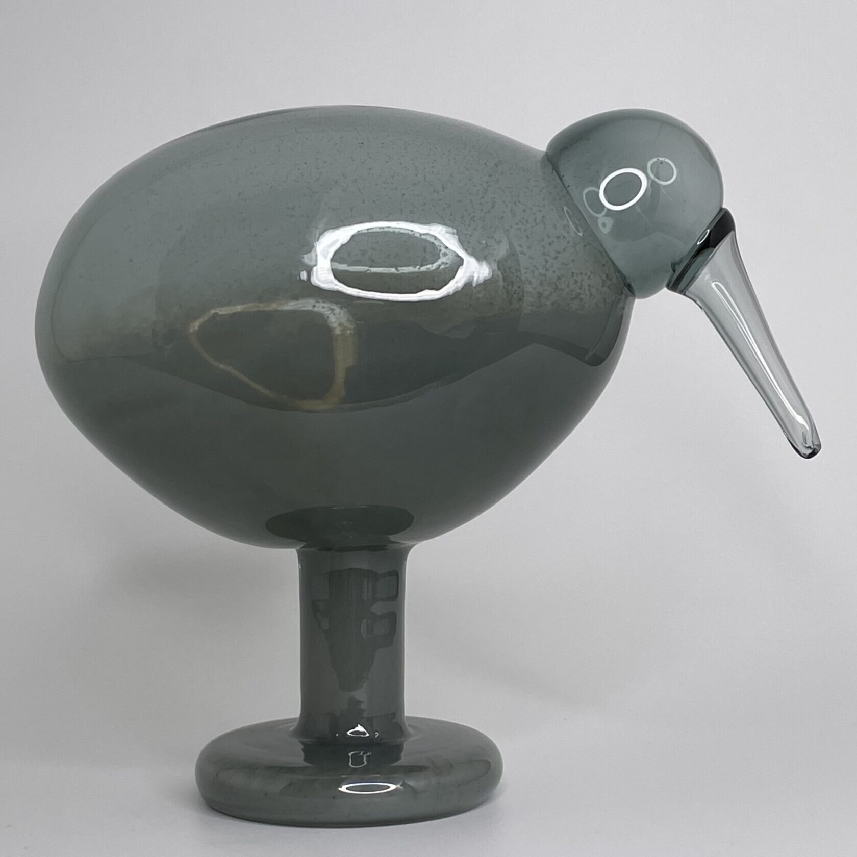 Oiva Toikka | Nuutajärvi | Kalliokiwi - glass bird | Signature | Numbered 1002/5000 - Image 3