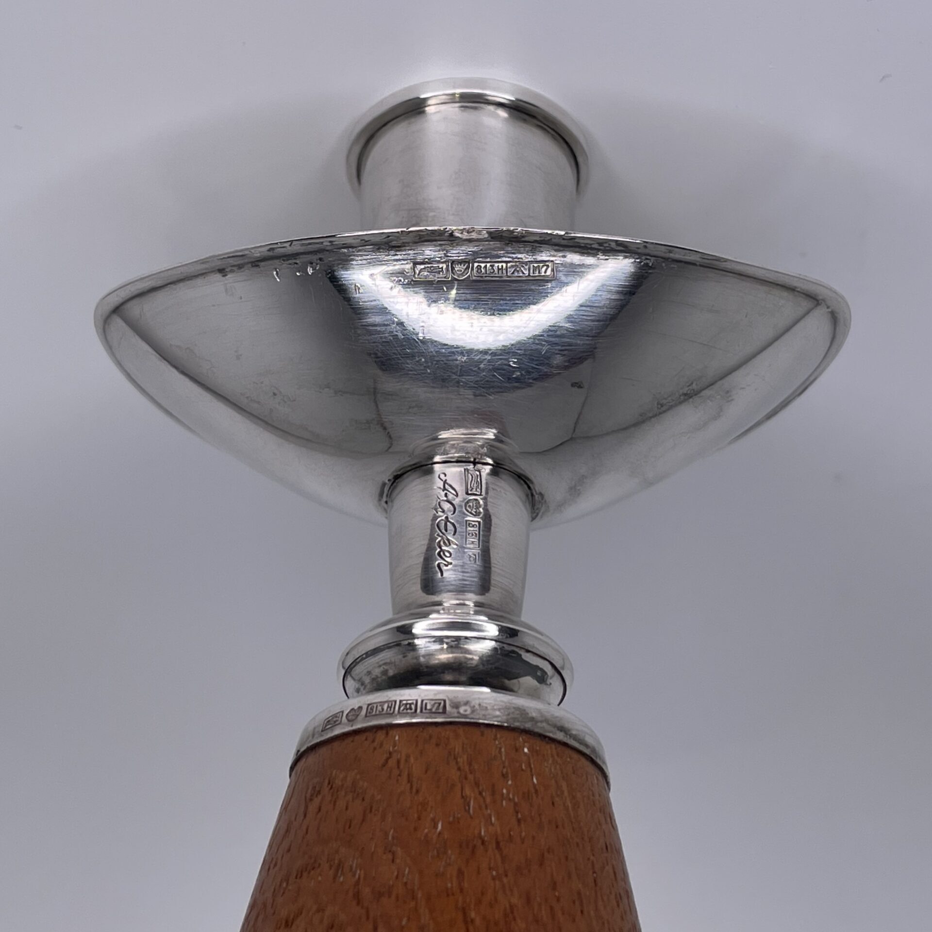 Anna-Greta Eker | Auran Kultaseppä Oy | Pair of silver 813H candlesticks with hardwood base | Signature - Image 8